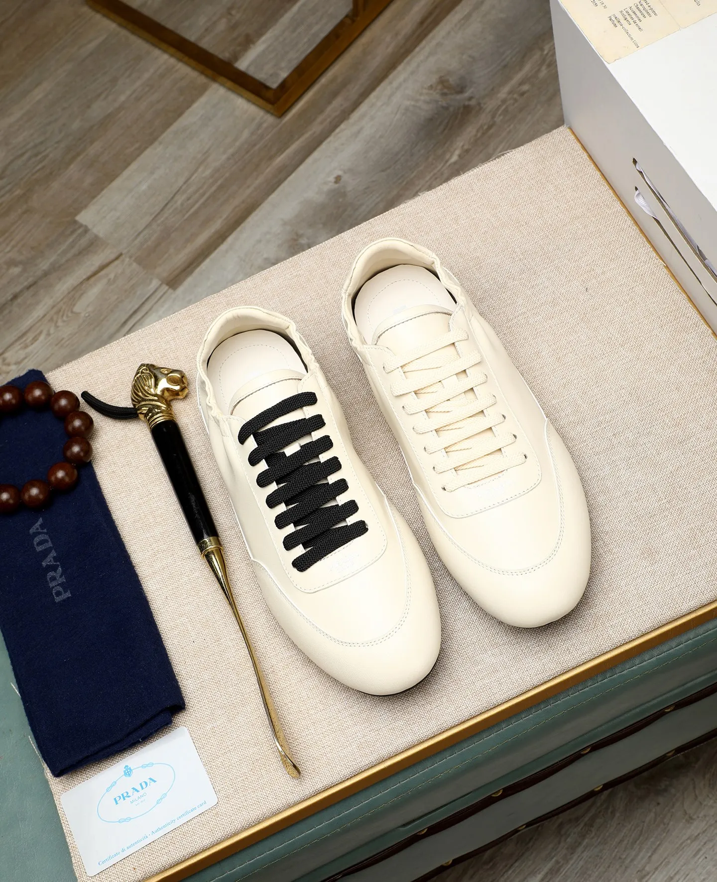 Men's shoes 💰 540 Product trademark: Prada "Prada" original casual shoes Regular size: 38-44 (can be customized to 45) Product materials: Original imported sheepskin upper, original outsole.